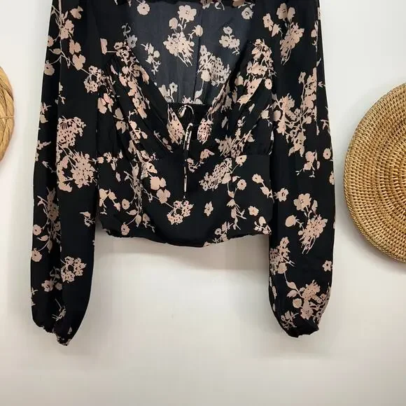 Abercrombie Black Tan Long Sleeve Tie Seamed Crop Long Sleeve Top Small Floral - Picture 4 of 7